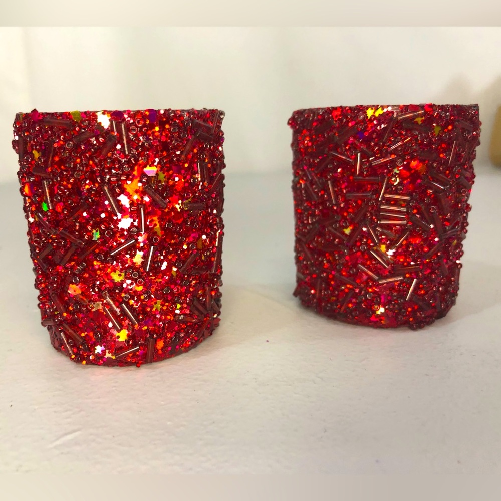 🌟2 for $25-Pair of red sparkly glass candle holders.